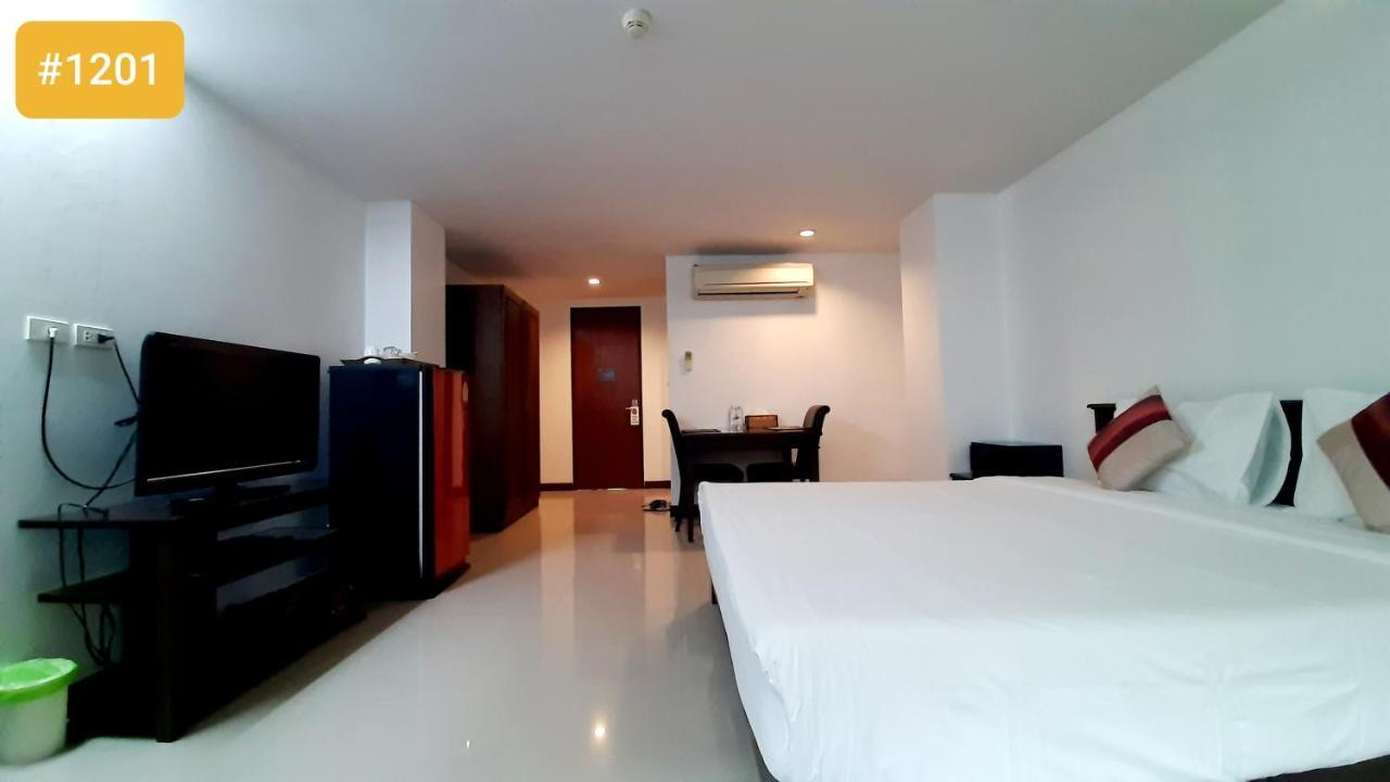 City Plaza Nana Hotel Bangkok Exterior foto