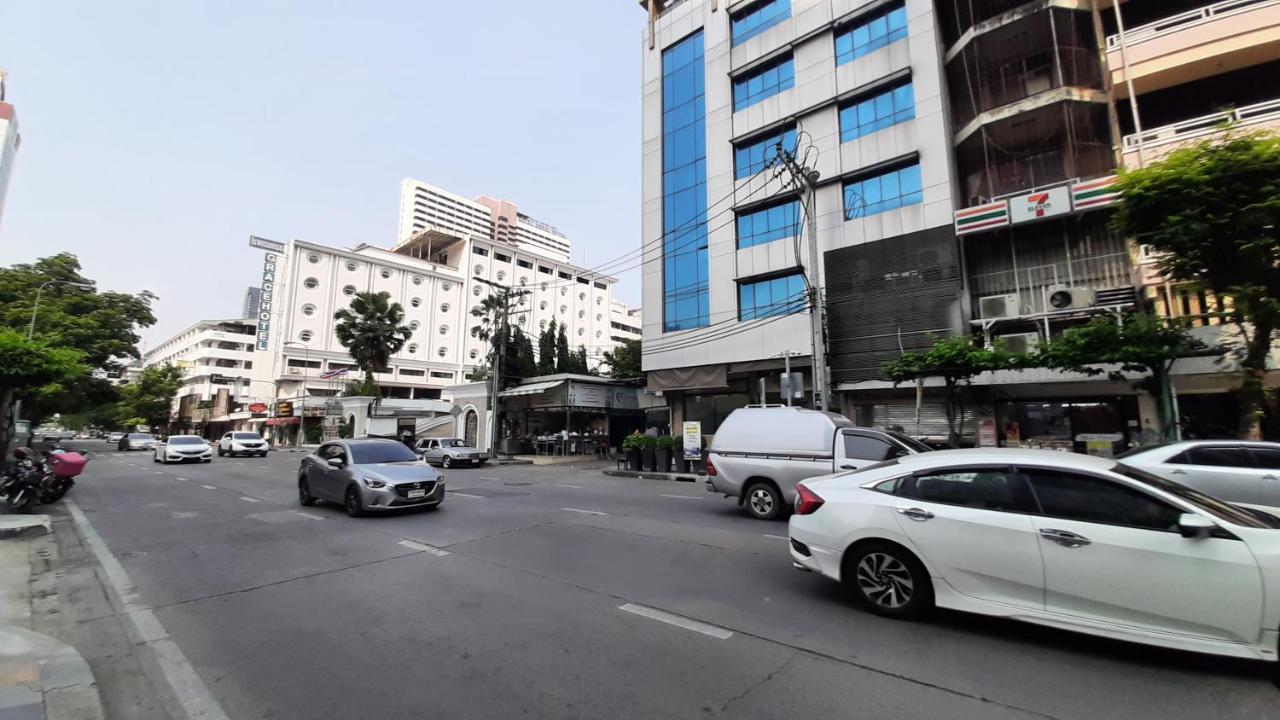 City Plaza Nana Hotel Bangkok Exterior foto